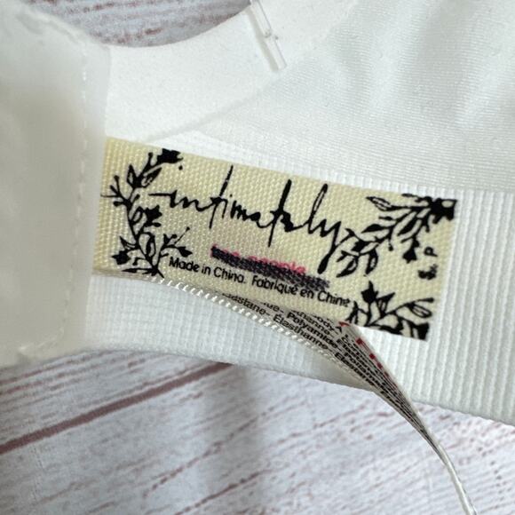 New Free People Intimately White Bonded Underwire Square Neck Bra Top Size Small - Picture 2 of 5